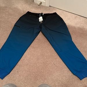 NWT figs freex Zamora joggers, petite large